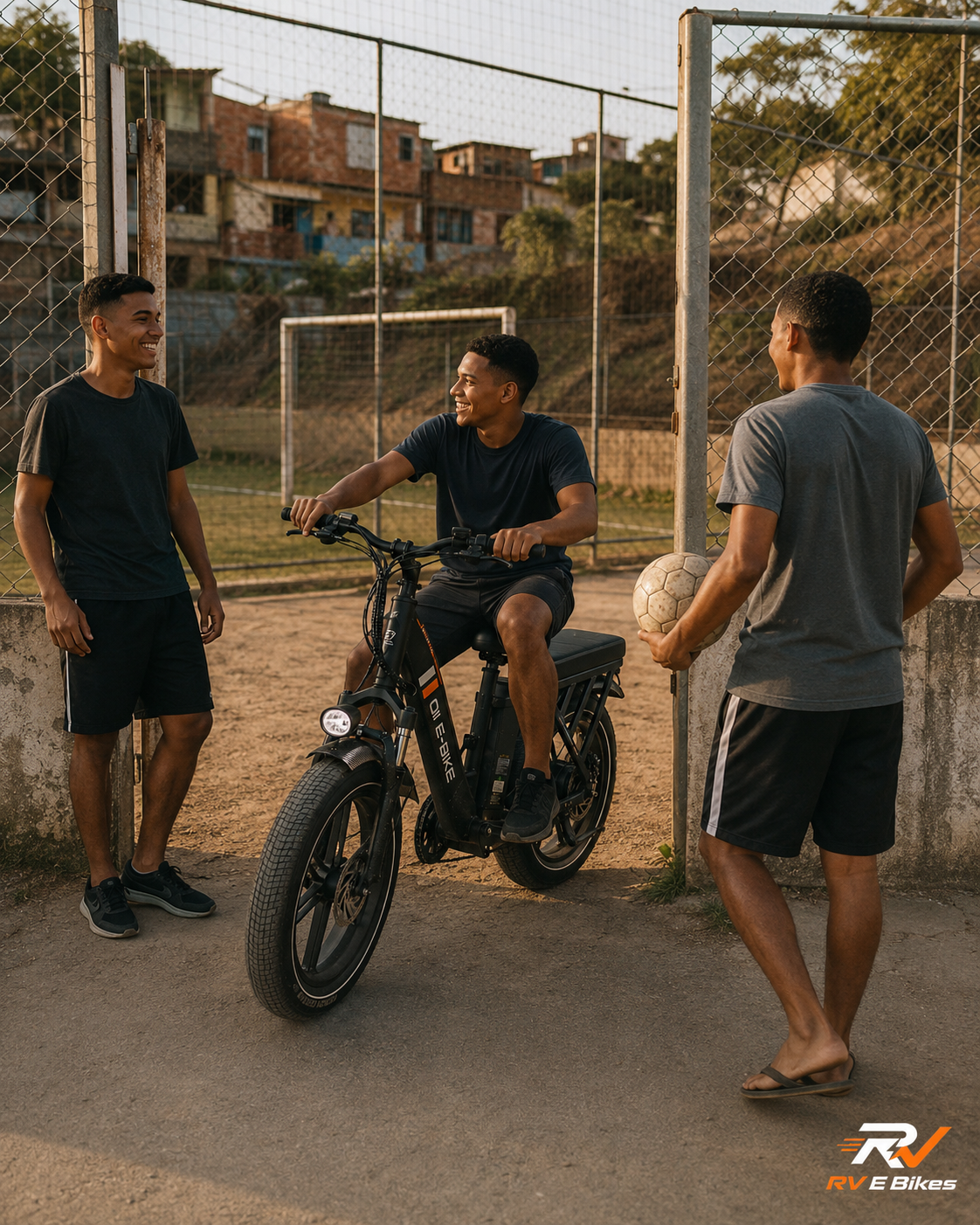 Rapazes jogando bola com a RV E Bike na quadra
